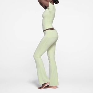 SKIMS Cotton Jersey Foldover Yoga Pants Pistachio